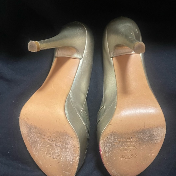Stuart Weitzman Metallic Gold Heels USA Size 6 - Picture 2 of 13